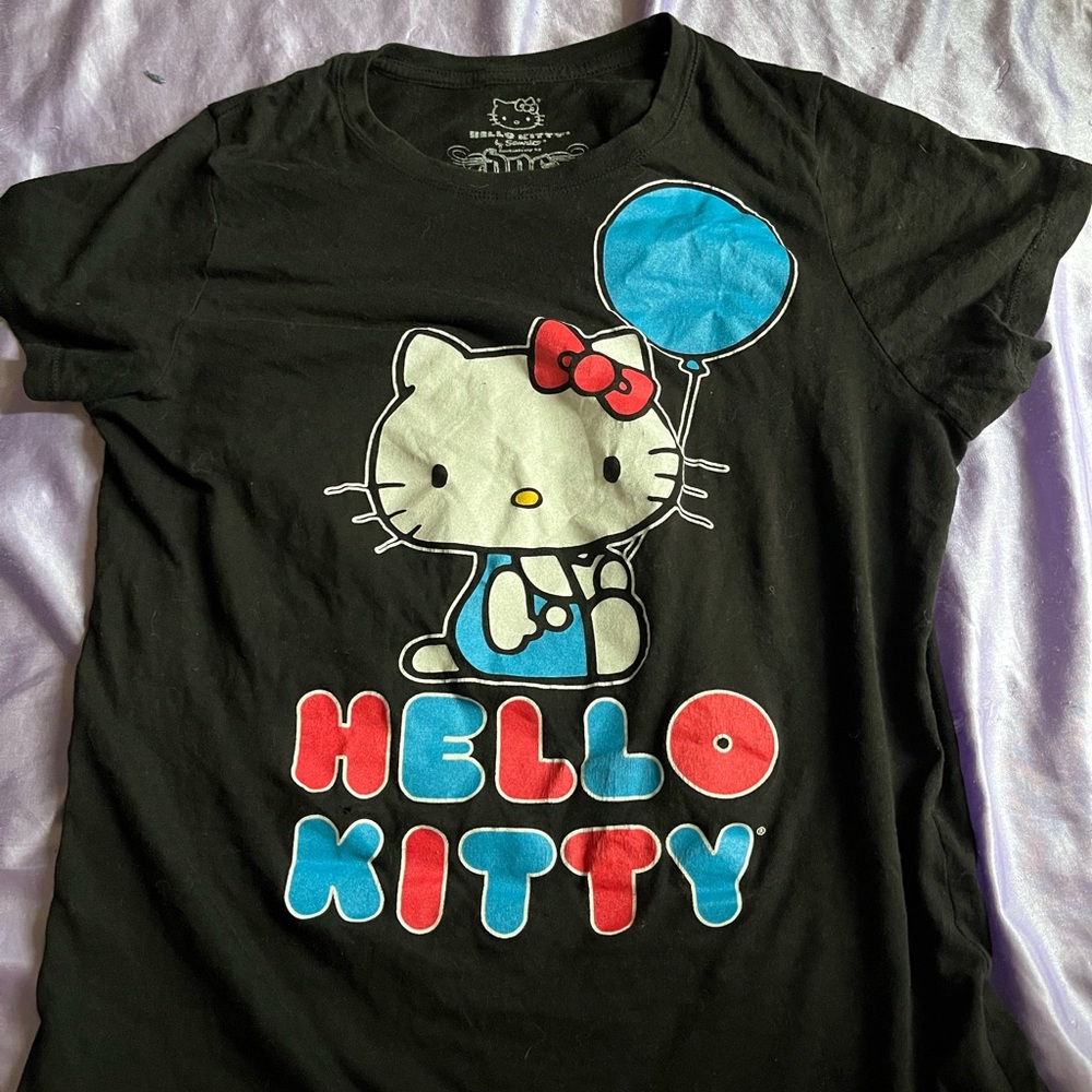 DDE Sanrio Hello kitty t-shirt